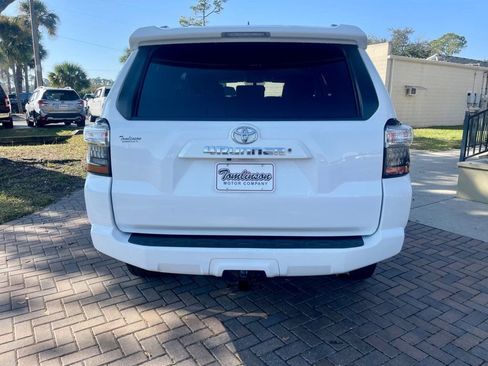Used 2018 Toyota 4Runner SR5 image 4