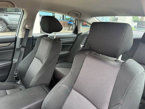 Used 2019 Honda Accord LX image 9