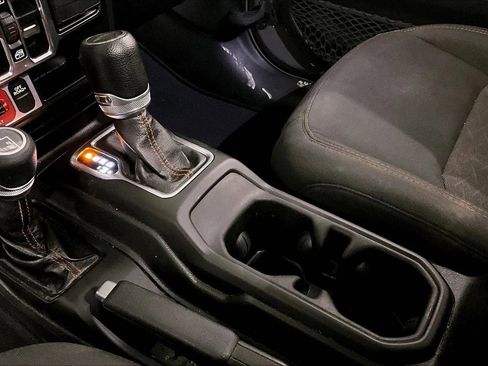 Used 2021 Jeep Gladiator Mojave image 16