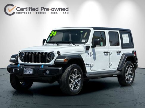 Used 2024 Jeep Wrangler Unlimited w/ LED Headlamp & Fog Lamp Group AWD/4WD image 8