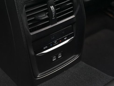 Used 2022 BMW 330i Sedan w/ Driving Assistance Package RWD image 39