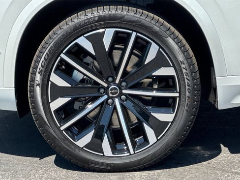 Used 2026 Volvo XC90 B6 Plus w/ Protection Package Premier AWD/4WD image 30