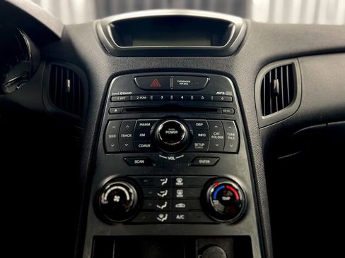 Used 2011 Hyundai Genesis 3.8 image 28