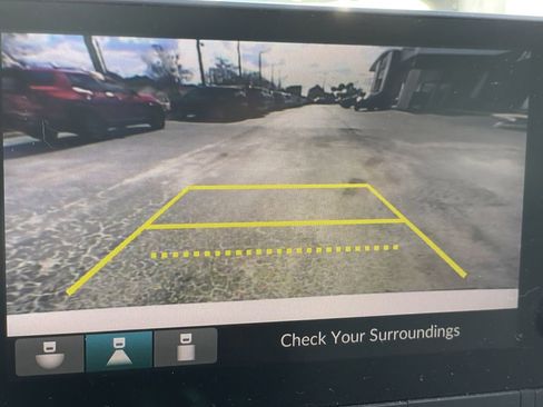 Used 2025 Honda HR-V LX image 21