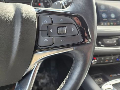 Used 2023 Buick Enclave Essence image 15