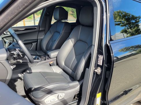 Used 2025 Porsche Macan image 5