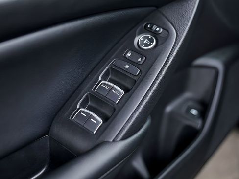 Used 2022 Honda Accord LX image 31