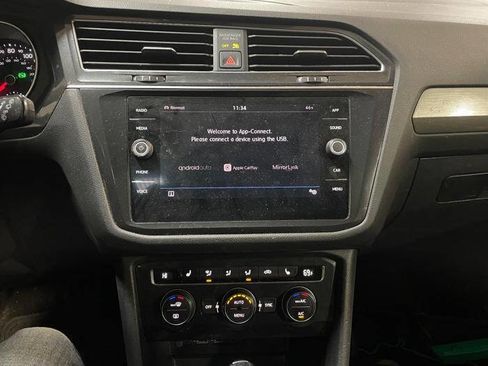 Used 2019 Volkswagen Tiguan SE w/ Panoramic Sunroof Package image 37