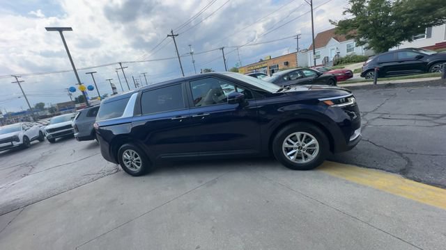Certified 2024 Kia Carnival LX FWD image 10