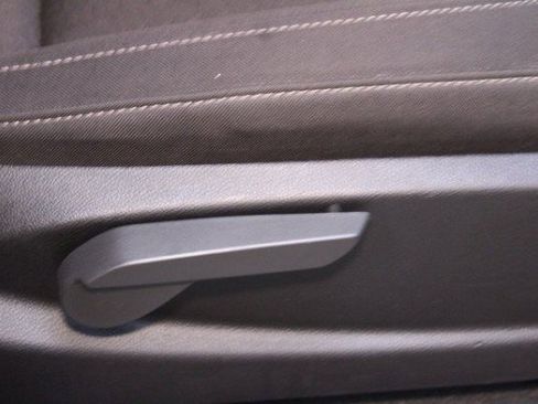 Used 2019 GMC Canyon SLE image 10