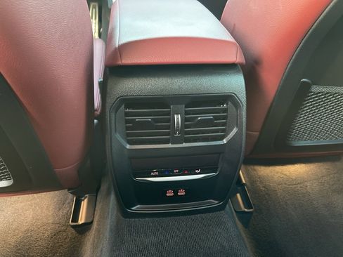 Used 2023 BMW i4 eDrive40 w/ M Sport Package image 18