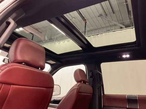 Used 2019 Ford F150 Platinum w/ Equipment Group 701A Luxury AWD/4WD image 12