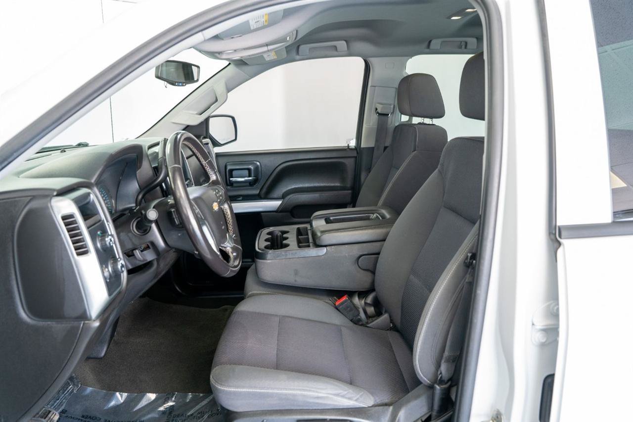 Used 2018 Chevrolet Silverado 1500 LT w/ Trailering Package AWD/4WD image 11