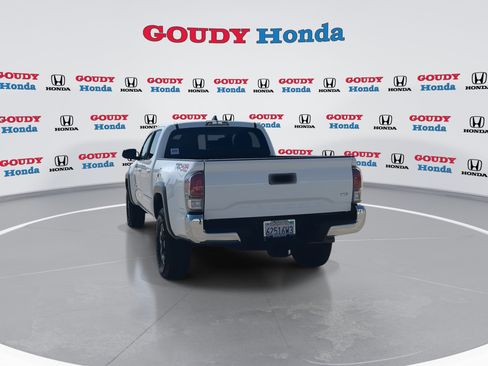 Used 2023 Toyota Tacoma TRD Off-Road AWD/4WD image 7
