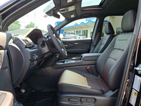 New 2025 Honda Ridgeline Black Edition image 6