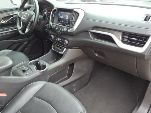 Used 2024 GMC Terrain SLT AWD/4WD image 23