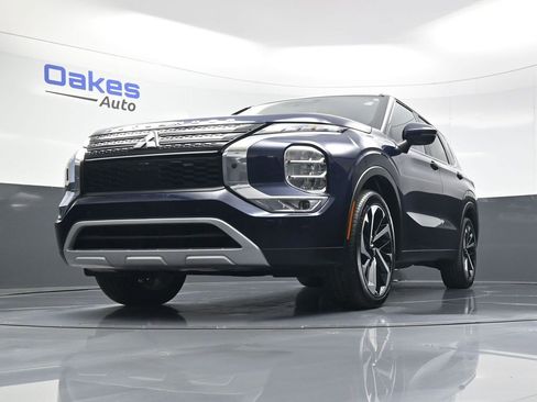 Used 2022 Mitsubishi Outlander SE image 43