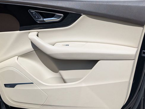 Used 2018 Audi Q7 3.0T Premium Plus w/ Premium Plus Package image 28