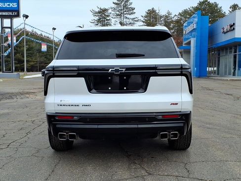 Used 2024 Chevrolet Traverse RS w/ LPO, Floor Liner Package image 19