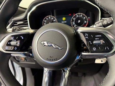 New 2025 Jaguar F-PACE R-Dynamic S image 17