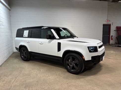 Used 2023 Land Rover Defender 110 X-Dynamic SE AWD/4WD image 5
