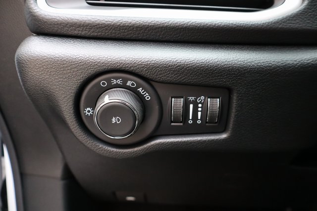 New 2026 Chrysler Pacifica Select AWD/4WD image 12