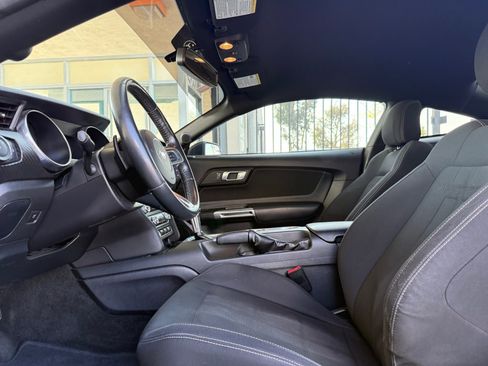 Used 2018 Ford Mustang Coupe image 16