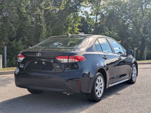 Used 2025 Toyota Corolla LE FWD image 3