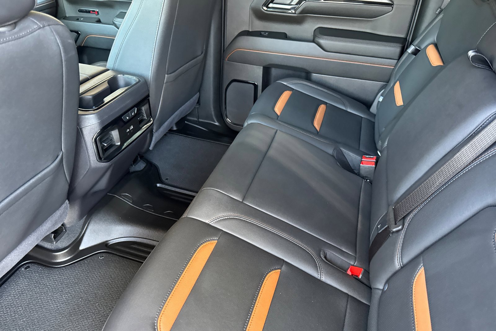 Certified 2024 GMC Sierra 1500 AT4 w/ Technology Package AWD/4WD image 13