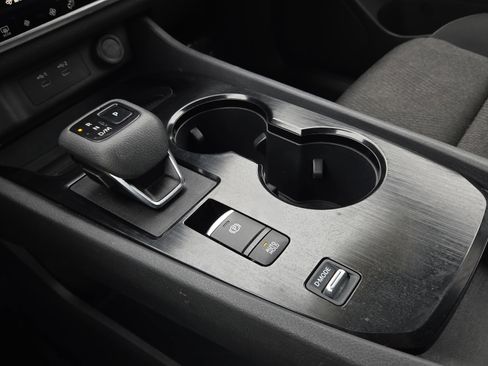 Used 2024 Nissan Rogue SV image 17