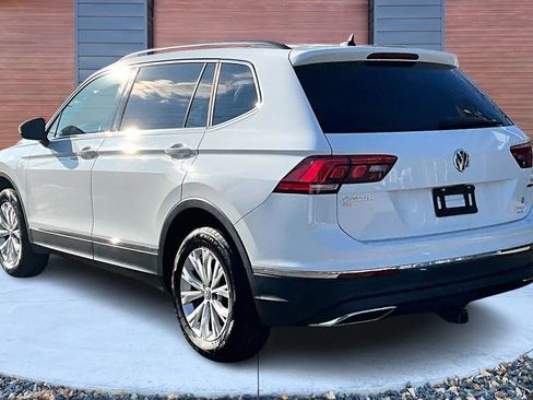 Used 2018 Volkswagen Tiguan SEL image 2