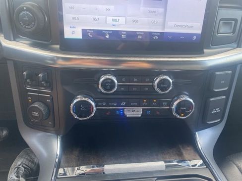 Used 2022 Ford F150 Lariat image 23