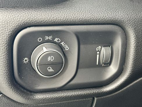 Used 2023 RAM 1500 Big Horn AWD/4WD image 10