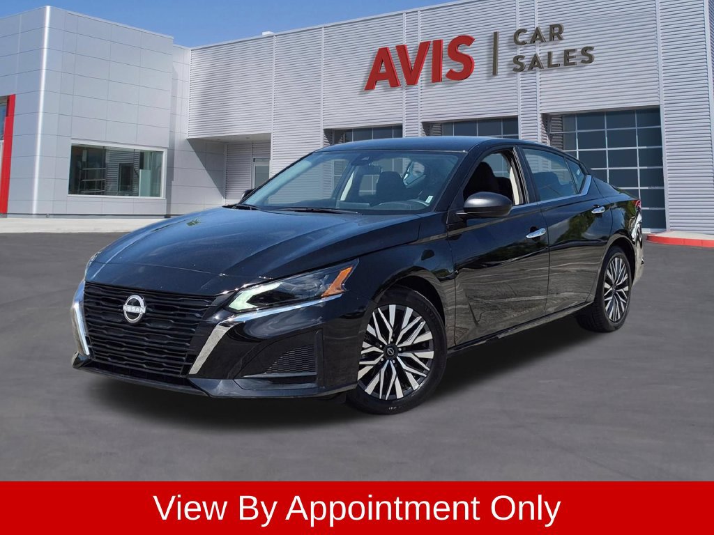 Used 2025 Nissan Altima 2.5 SV FWD image 1