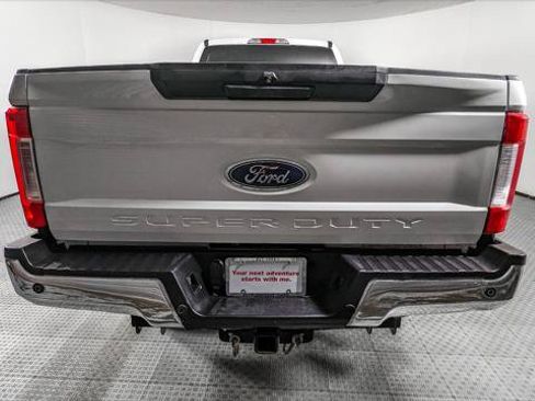Used 2019 Ford F250 XL w/ STX Appearance Package AWD/4WD image 7