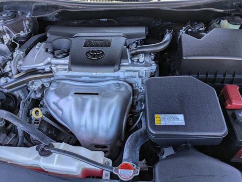 Used 2016 Toyota Camry SE image 21