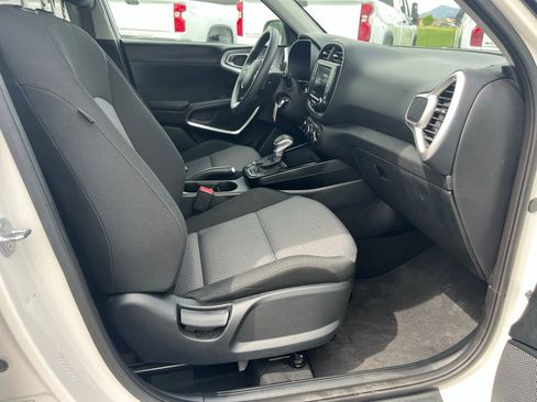 Used 2024 Kia Soul LX w/ Option Group 015 FWD image 19