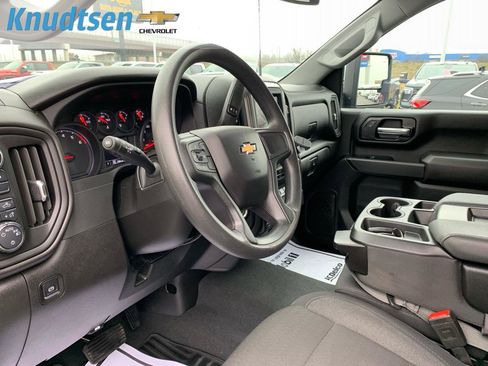 Used 2025 Chevrolet Silverado 2500 Custom w/ Custom Value Package image 19
