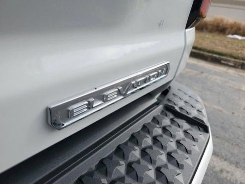 New 2026 GMC Canyon Elevation image 6
