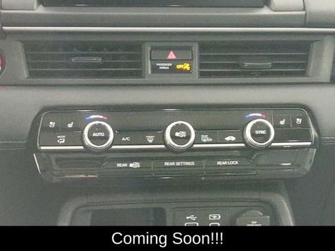 Used 2025 Honda Pilot Elite image 23