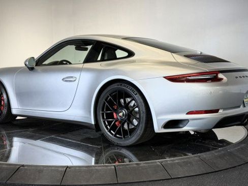 Used 2018 Porsche 911 Carrera GTS RWD image 22