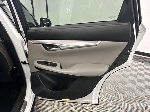 Used 2023 INFINITI QX50 Luxe w/ Accent Package image 18