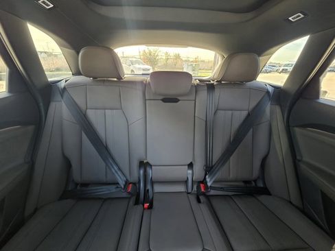 Certified 2025 Audi Q5 Premium w/ Convenience Package image 14