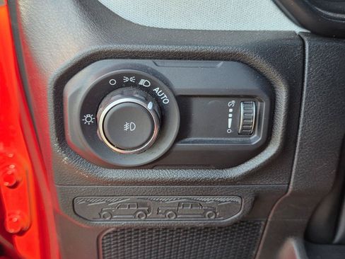 Used 2025 Jeep Wrangler Unlimited Sport AWD/4WD image 26