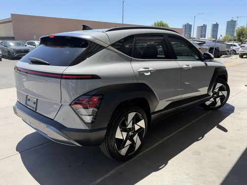 Used 2024 Hyundai Kona Limited FWD image 4