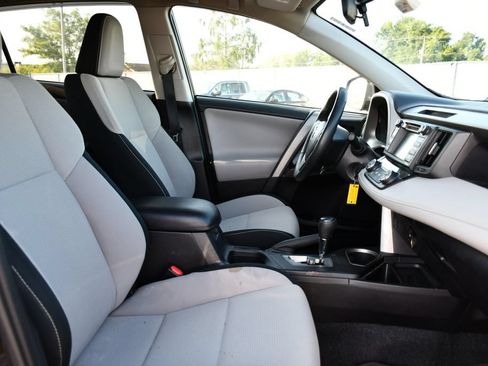 Used 2016 Toyota RAV4 XLE AWD/4WD image 28