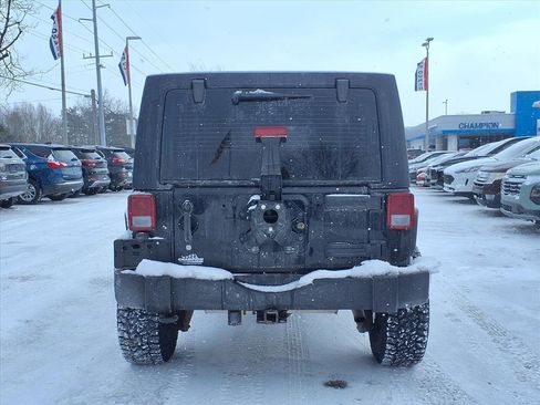 Used 2013 Jeep Wrangler Unlimited Sport w/ Connectivity Group image 5