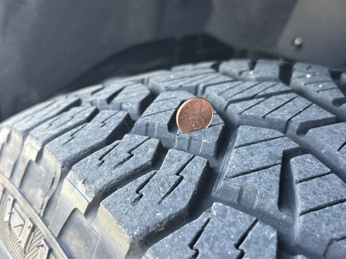 Used 2022 Ford F150 Lariat w/ Equipment Group 501A Mid image 11