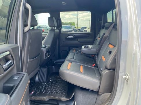 Used 2024 GMC Sierra 2500 AT4 w/ AT4 Premium Plus Package AWD/4WD image 13