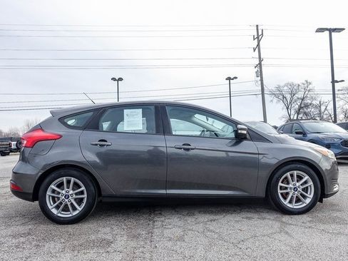 Used 2018 Ford Focus SE w/ SE Winter Package image 9